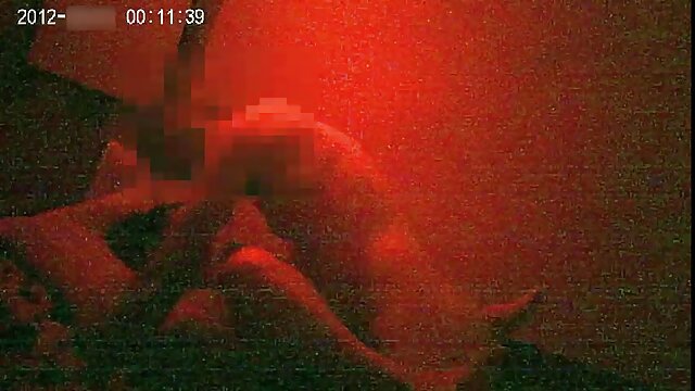 Mulher Do Sexo em meias fode um jovem vídeo pornô sexo caseiro negro com o marido com uma câmara