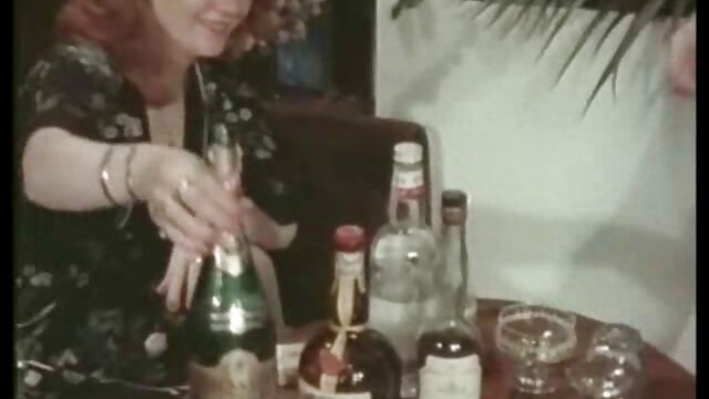 Shemale preto videos de sexo gratis caseiro Esbelto a mostrar uma pila enorme